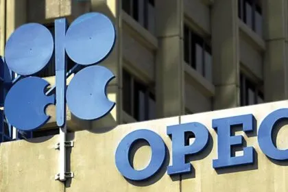 Investor Menanti Hasil Pertemuan OPEC+, Harga Minyak Dunia Memanas