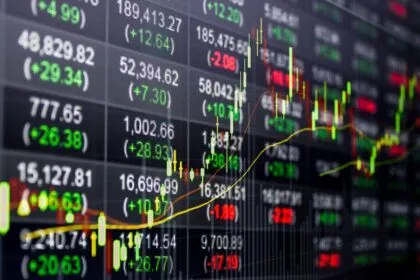 IHSG Menguat di Awal Sesi, Rupiah Melemah Terhadap Dolar AS