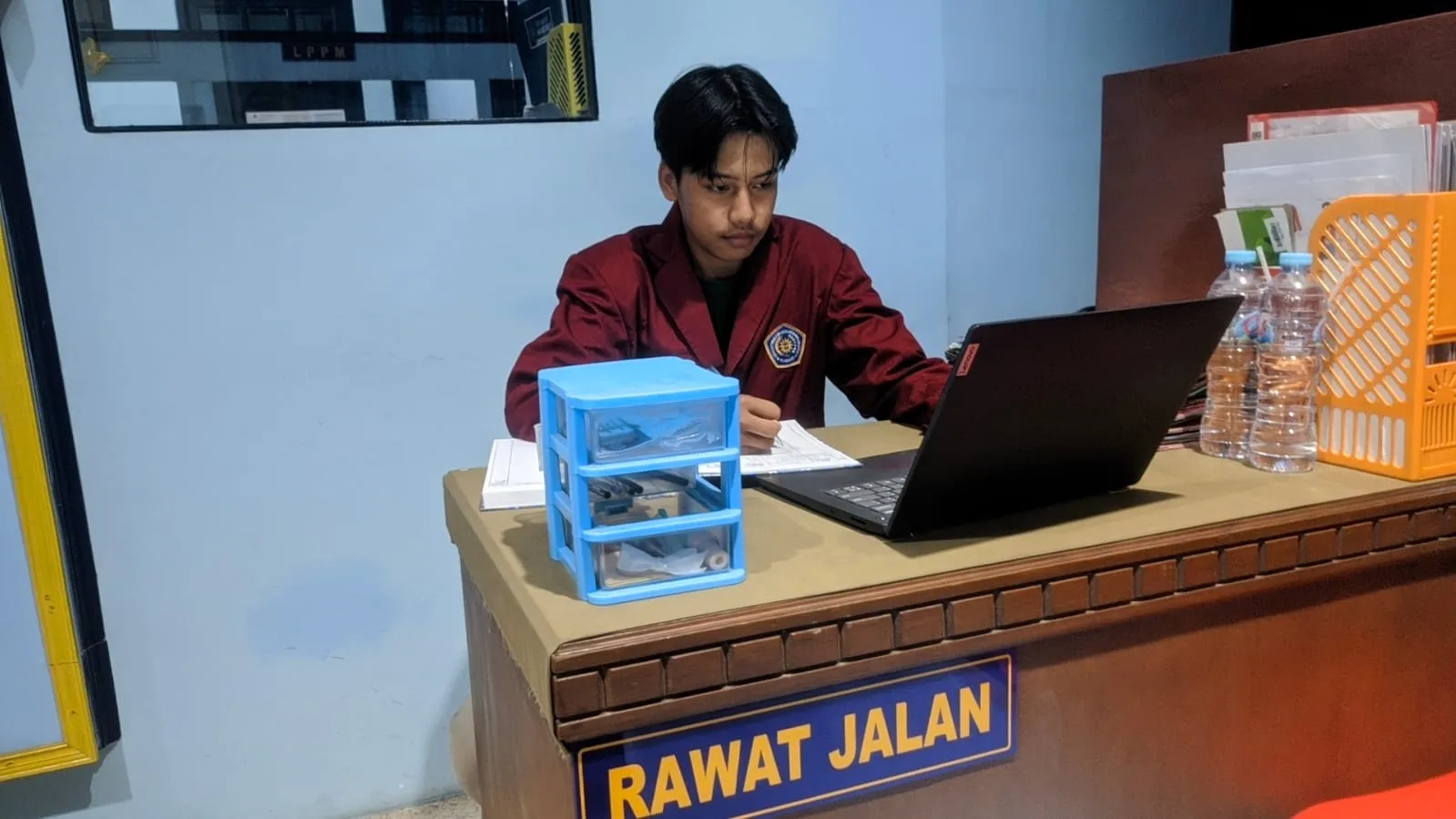 Tenaga Administrasi Rumah Sakit Di Bidang Administrasi Kesehatan (Ilustrasi)