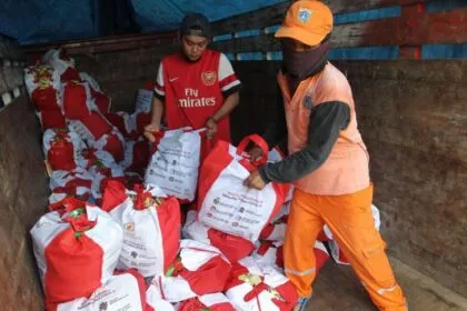 Pemerintah Siapkan Rp9 Triliun untuk Jaring Pengaman Sosial: Bansos Beras Agustus-Desember
