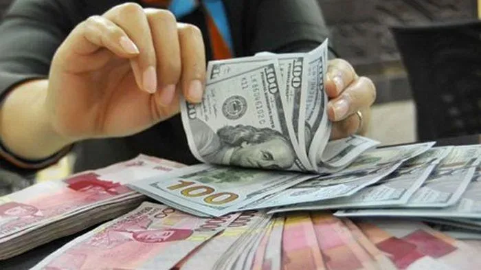 Rupiah Melemah Tipis Terhadap Dolar AS, Waspadai Potensi Fluktuasi Lanjut (Ilustrasi)