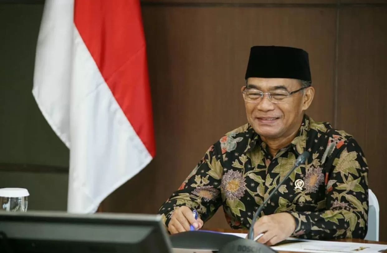 Muhadjir Sarankan PTS Tarik Biaya Tinggi Saat Wisuda: Peluang Bisnis atau Eksploitasi Momen Bahagia? (Ilustrasi)