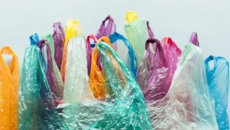 Pemerintah Siapkan Pajak Baru untuk Plastik: Langkah Tepat Mengurangi Sampah Plastik dan Meningkatkan Pendapatan Negara (Ilustrasi)